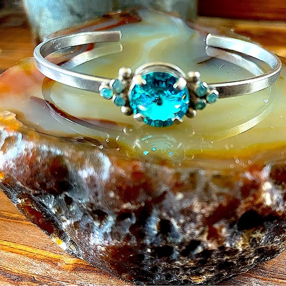 Sorrelli Aqua Blue Topaz Vintage Antique Style Feminine Cuff Bracelet +Earrings - Picture 2 of 11